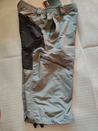 Pantalones Trangoworld grises y verde oliva