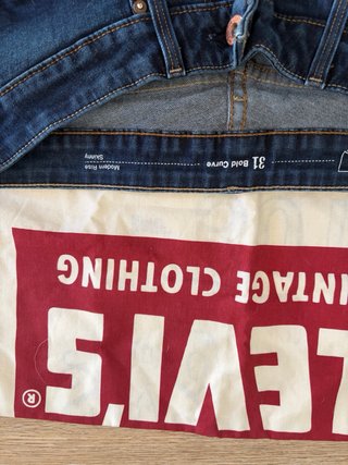 Levi's Bold Curve W31