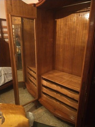 Armario ropero antiguo de madera