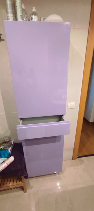 Armario baño lila