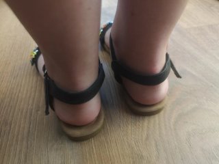 Sandalias planas con abalorios