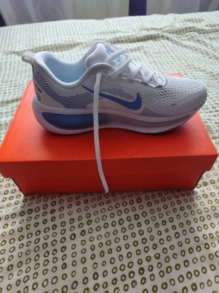 Nike Vomero 18 Nuevas Azul/Blanco