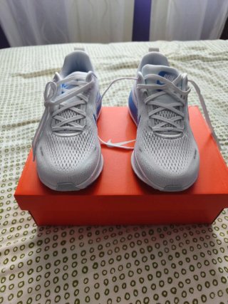 Nike Vomero 18 Nuevas Azul/Blanco