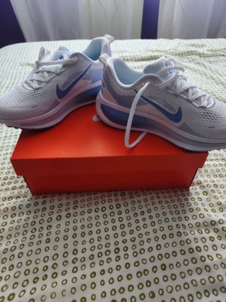 Nike Vomero 18 Nuevas Azul/Blanco