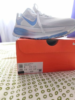 Nike Vomero 18 Nuevas Azul/Blanco