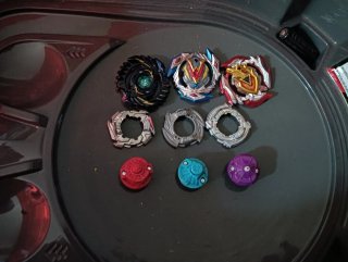 Beyblade Arena y Lanzadores