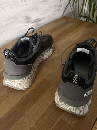 Zapatillas Duuo Veganas Negras y Grises