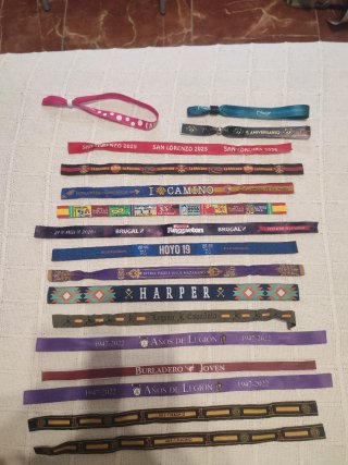 Lote de 17 pulseras textiles