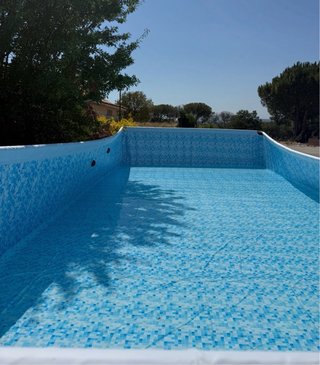 Piscina Bestway 9.56x4.88x1.32 (1.890€ nueva)-50%