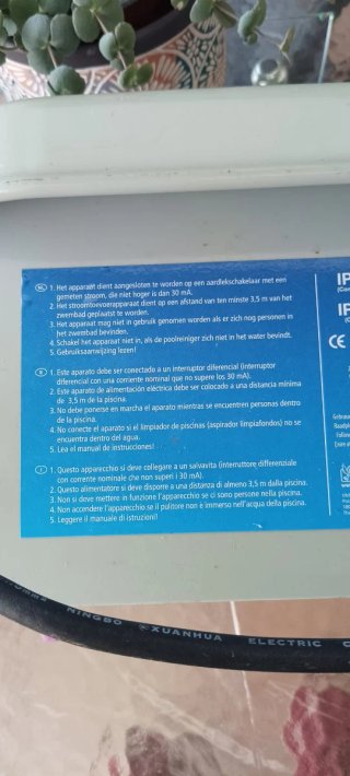 Robot limpiafondos Robotclean 1