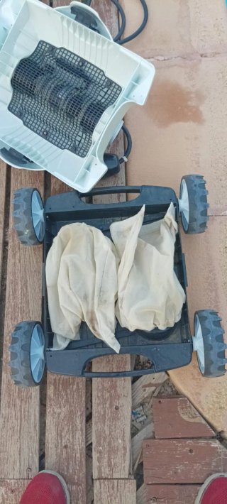 Robot limpiafondos Robotclean 1