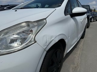 Peugeot 208 2013