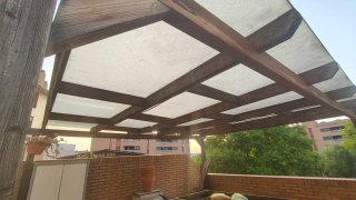 Pérgola madera techo cristal 5m x 4,5m