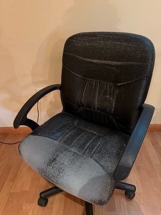 Silla de escritorio IKEA negra y gris
