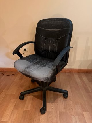 Silla de escritorio IKEA negra y gris