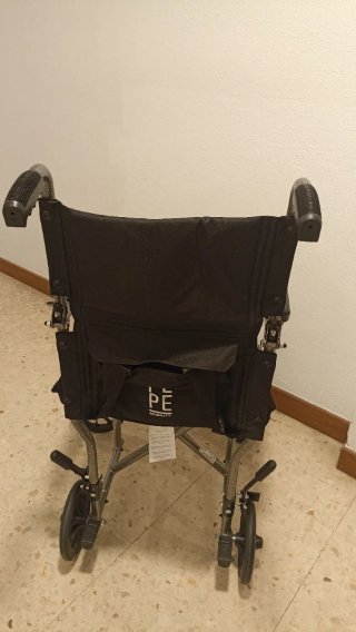 Silla de ruedas Pepe Mobility plegable.