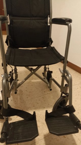 Silla de ruedas Pepe Mobility plegable.