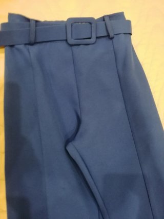 Pantaloni blu elettrico con cintura