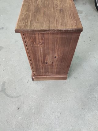 Mesita de noche rústica de madera