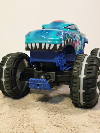 Hot Wheels Monster Truck RC Tiburón