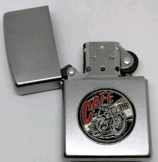 Zippo CAFE RACER en cofre de madera.