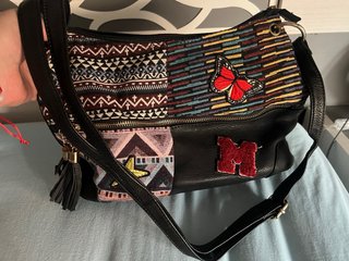 Bolso mujer estampado y cuero en perfecto estado