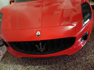 Coche eléctrico infantil Maserati rojo