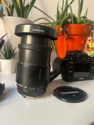 Pentax K20D + objetivo Tamron 28-200mm