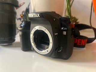Pentax K20D + objetivo Tamron 28-200mm
