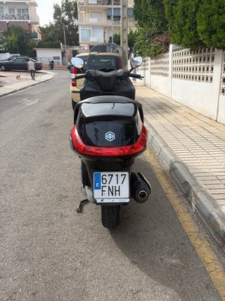 Piaggio X8 250