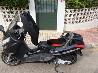 Piaggio X8 250
