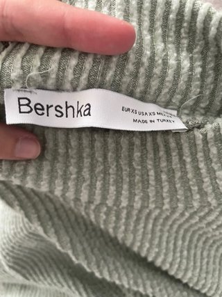 Jersey Bershka verde talla XS