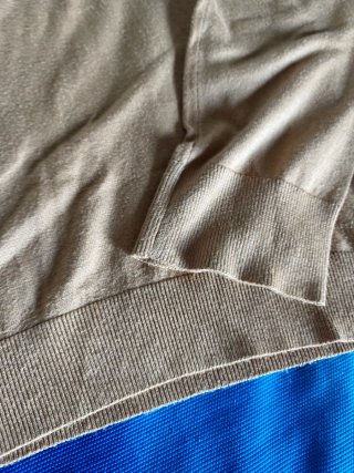 Jersey Bershka cuello alto beige talla L