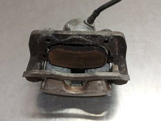 PINZA DE FRENO DELANTERA IZQUIERDA MERCEDES-BENZ