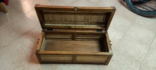 Baúl mimbre y madera semi nuevo