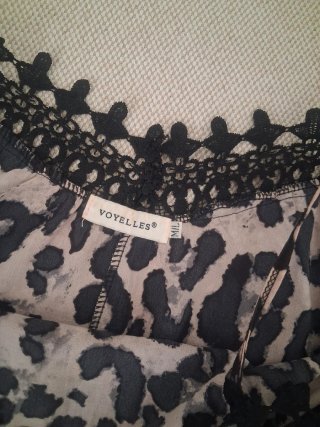 Camiseta leopardo con encaje
