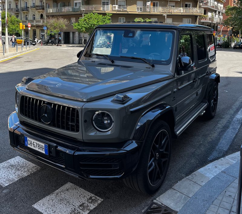 Alquiler un Mercedes-Benz Clase G 2024 - foto 1