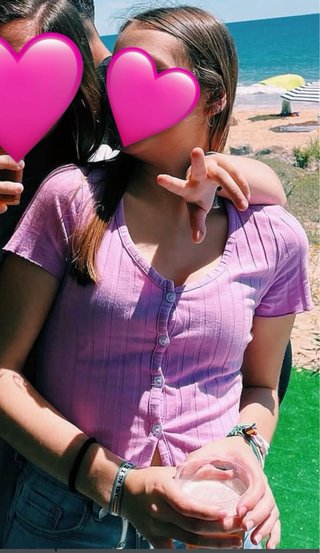 Top lila botones