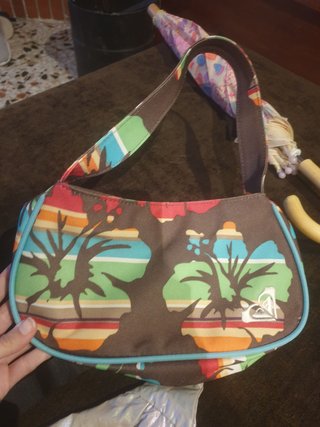 Bolso roxy floral multicolor y riñonera zara plate