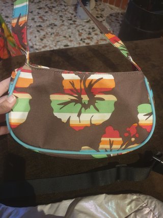 Bolso roxy floral multicolor y riñonera zara plate