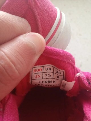Zapatillas niña rosas velcro