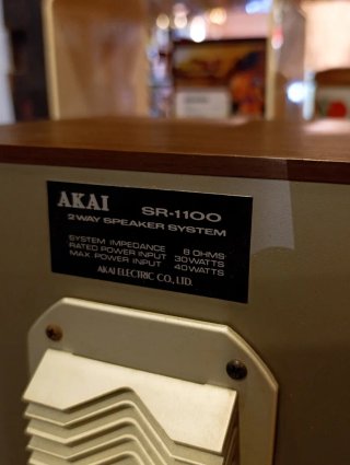 Varios modelos de altavoces hi-fi