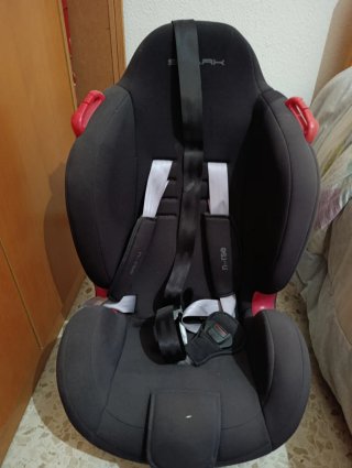 Silla de coche negra