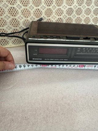 Radio Despertador Digital Sanyo AM/FM