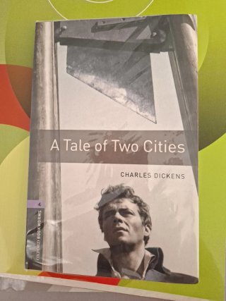 Oxford Bookworms Library: Stage 4: A Tale of Tw...
