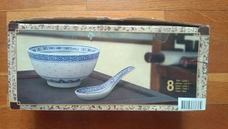 4 Cuencos de porcelana china con 4 cucharas