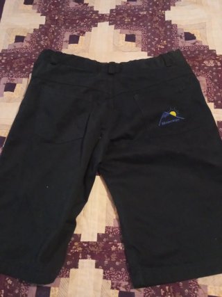 Pantalón corto uniforme Moncayo