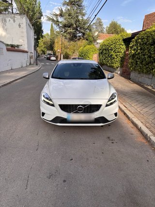Volvo V40 T3 R-design