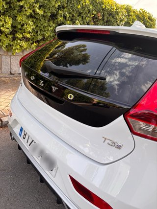 Volvo V40 T3 R-design