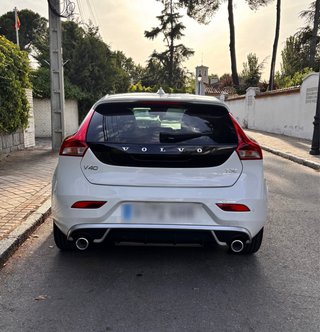 Volvo V40 T3 R-design